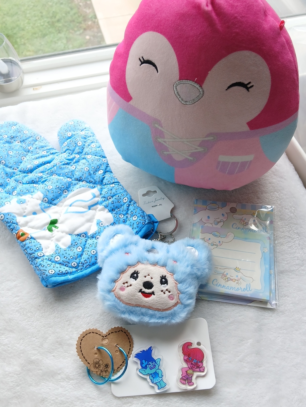KIDS BUNDLE: Troll & Hoop Earrings, Penguim Squishmallow, Cinnamorall Note Pads+